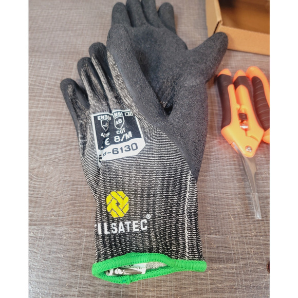 8 Pcs Garden Set. 4 Trimming Scissors, Sharpener, Gloves (M), 2 Plant Tie Rolls - Picture 7 of 9